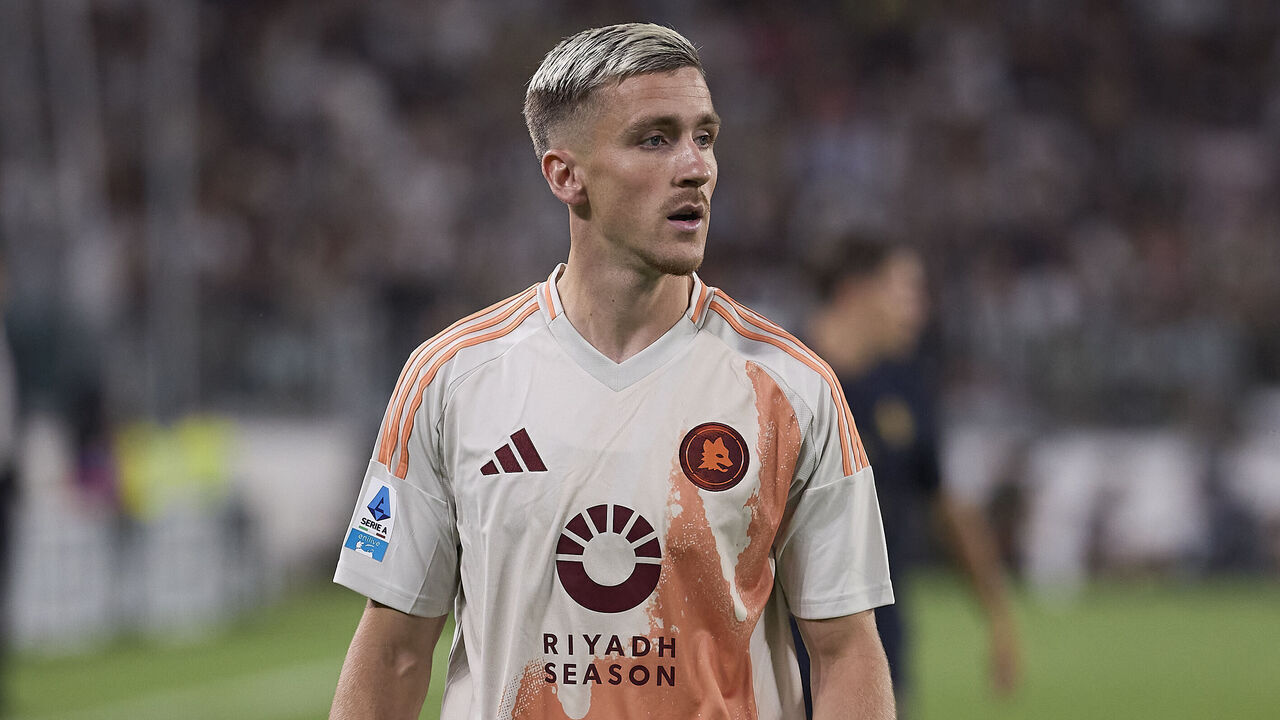 TURIN, ITALY - SEPTEMBER 01: Alexis Saelemaekers of AS Roma looks on during the Serie A match between Juventus and AS Roma at Juventus Stadium on September 01, 2024 in Turin, Italy.