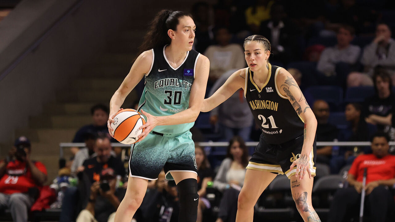 WASHINGTON, D.C. - SEPTEMBER 17: Breanna Stewart #30 of the New York Liberty is defended by Emily Engstler #21 of the Washington Mystics during the game on September 17, 2024 at Entertainment and Sports Arena in Washington, D.C. Mandatory Copyright Notice: Copyright 2024 NBAE