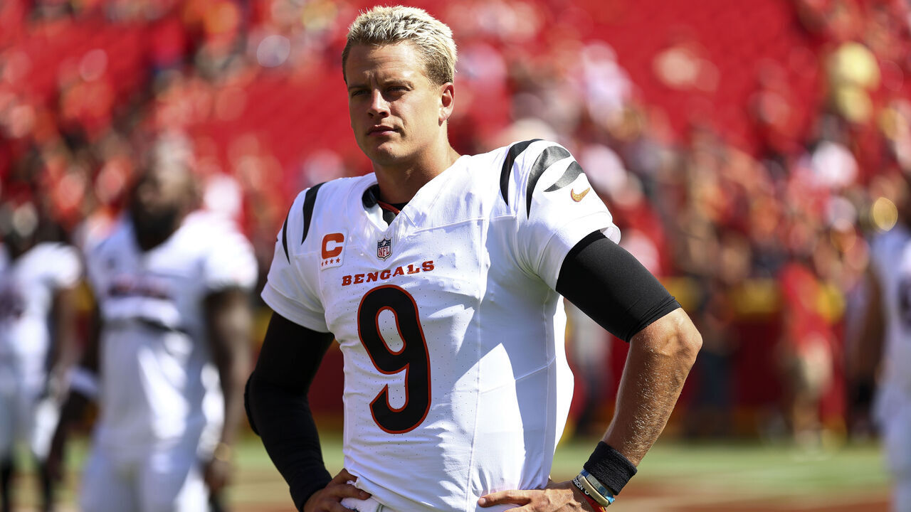 KANSAS CITY, MO - SEPTEMBER 15: Joe Burrow #9 of the Cincinnati Bengals warms up prior to an NFL football game against the Kansas City Chiefs at GEHA Field at Arrowhead Stadium on September 15, 2024 in Kansas City, Missouri.
