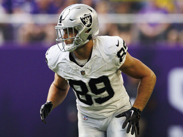 MINNEAPOLIS, MINNESOTA - AUGUST 10: Brock Bowers #89 of the Las Vegas Raiders runs a route during a preseason game against the Minnesota Vikings at U.S. Bank Stadium on August 10, 2024 in Minneapolis, Minnesota.