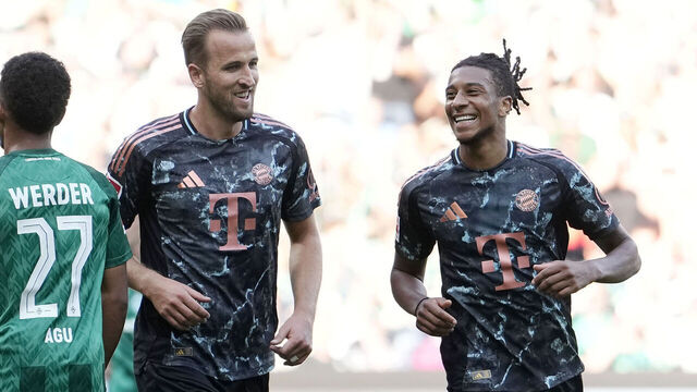 BREMEN, GERMANY - SEPTEMBER 21: Michael Olise of Bayern Munich celebrates with Alphonso Davies and Harry Kane after scoring his team's fourth goal during the Bundesliga match between SV Werder Bremen and FC Bayern München at Weserstadion on September 21, 2024 in Bremen, Germany.