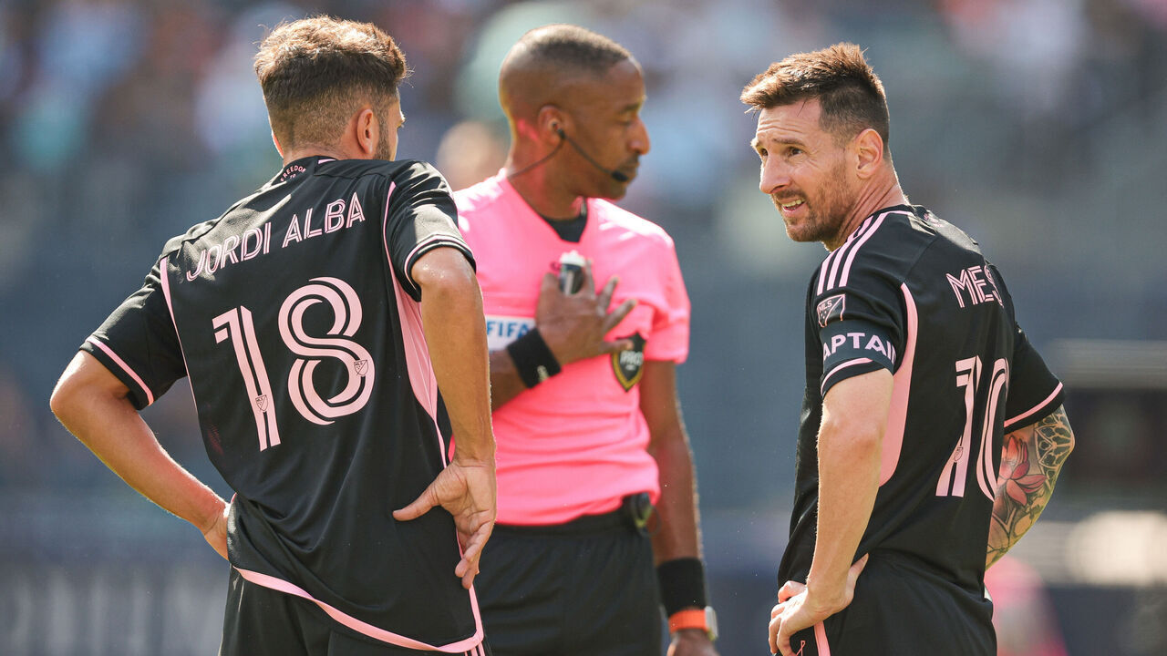 NEW YORK, NEW YORK - SEPTEMBER 21: Lionel Messi #10 of Inter Miami CF talks with Jordi Alba #18 in the first half against New York City FC at Yankee Stadium on September 21, 2024 in New York City.