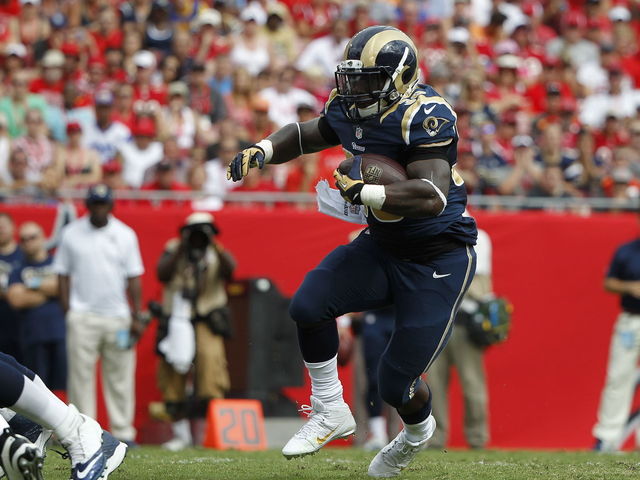 Rams' Zac Stacy leaves game vs. Eagles with calf injury