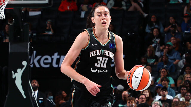 BROOKLYN, NY - SEPTEMBER 22: Breanna Stewart #30 of the New York Liberty handles the ball during the game during round one game one of the 2024 WNBA Playoffs on September 22, 2024 in Brooklyn, New York. Mandatory Copyright Notice: Copyright 2024 NBAE