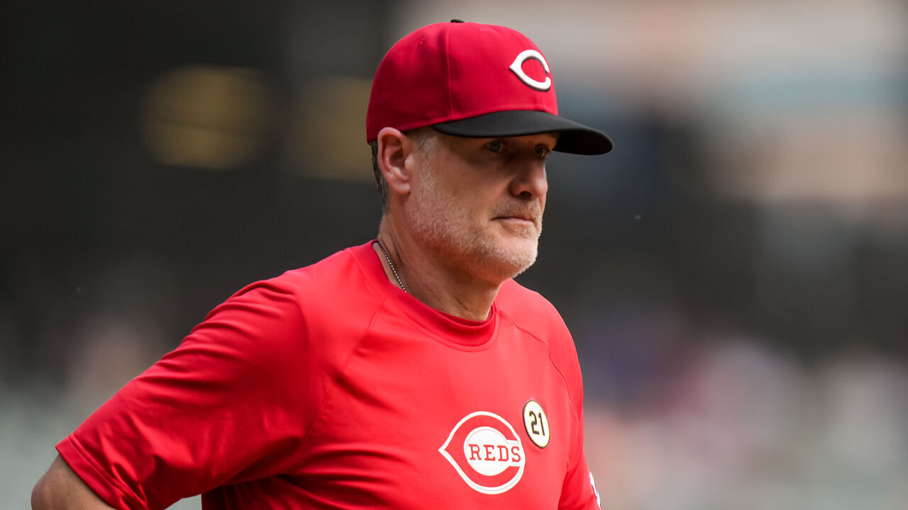 MINNEAPOLIS, MN - SEPTEMBER 15: Manager David Bell #25 of the Cincinnati Reds looks on against the Minnesota Twins on September 15, 2024 at Target Field in Minneapolis, Minnesota.