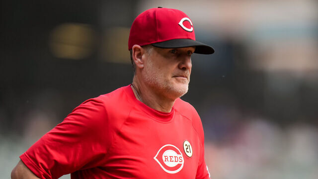 MINNEAPOLIS, MN - SEPTEMBER 15: Manager David Bell #25 of the Cincinnati Reds looks on against the Minnesota Twins on September 15, 2024 at Target Field in Minneapolis, Minnesota.