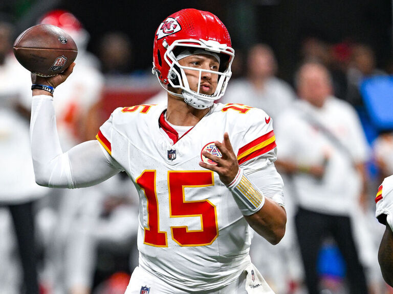 Bijan Robinson in action