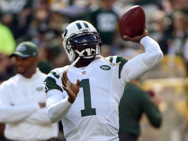 Jets bench Geno Smith, Michael Vick starts 2nd half vs. Chargers