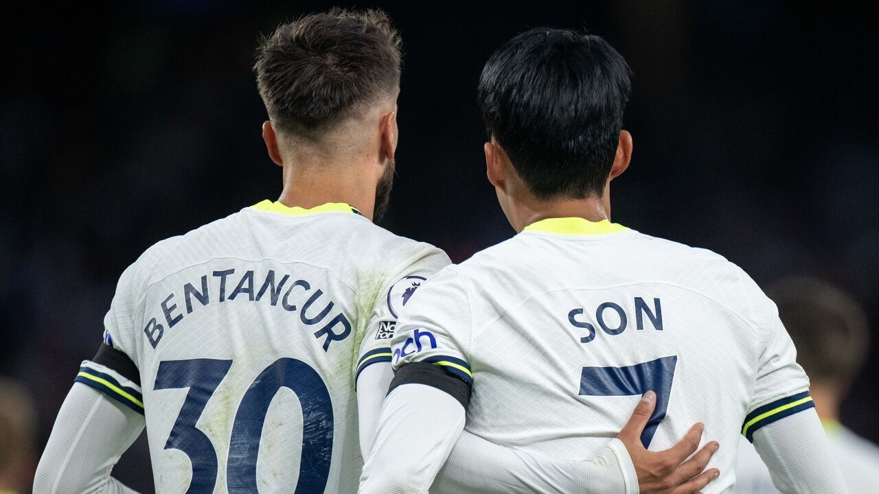 LONDON, ENGLAND - SEPTEMBER 17: Son Heung-min of Tottenham Hotspur celebrates with Rodrigo Bentancur after scoring his 2nd and his team 5th goal during the Premier League match between Tottenham Hotspur and Leicester City at Tottenham Hotspur Stadium on September 17, 2022 in London, United Kingdom.