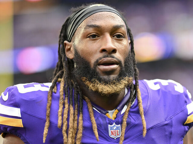 Vikings' Jones: It'll 'feel strange' being on Packers' visiting sideline |  theScore.com