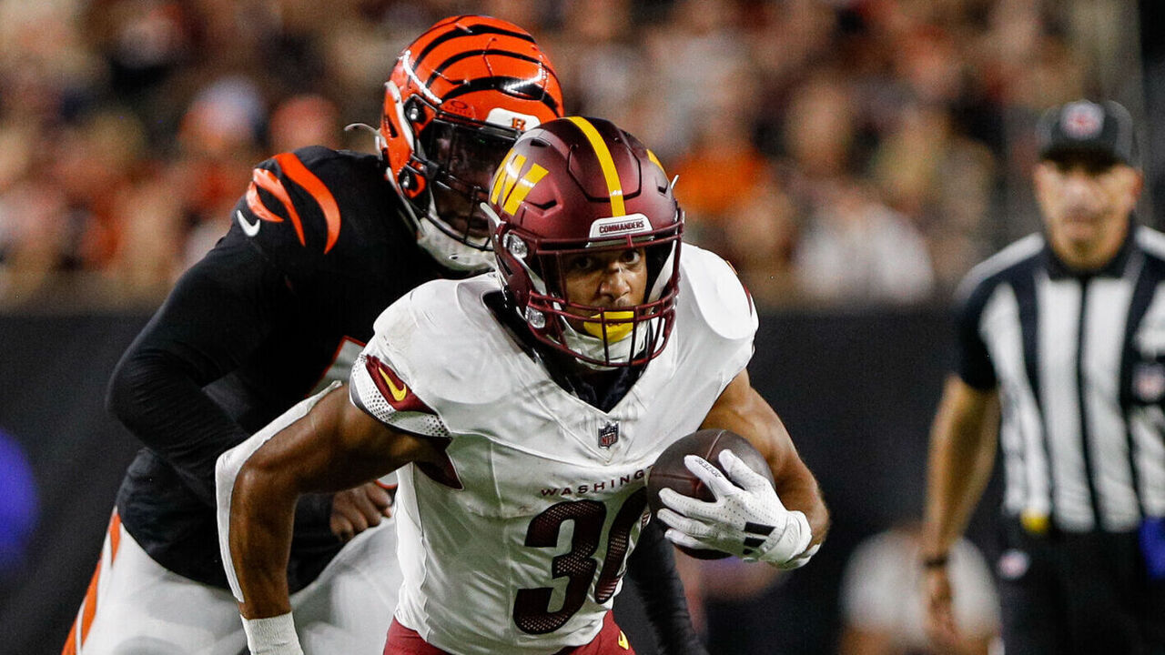 CINCINNATI, OH - SEPTEMBER 23: Washington Commanders running back Austin Ekeler (30) carries the ball during the game against the Washington Commanders and the Cincinnati Bengals on September 23, 2024, at Paycor Stadium in Cincinnati, OH.
