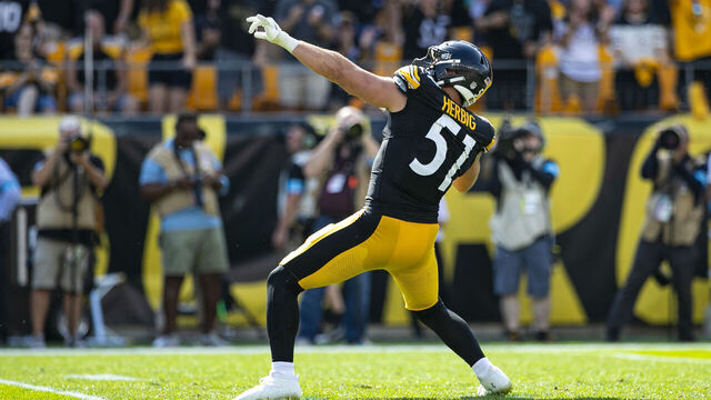 PITTSBURGH, PA - SEPTEMBER 22: Pittsburgh Steelers linebacker Nick Herbig (51) celebrates during the regular season NFL football game between the Los Angeles Chargers and Pittsburgh Steelers on September 22, 2024 at Acrisure Stadium in Pittsburgh, PA.