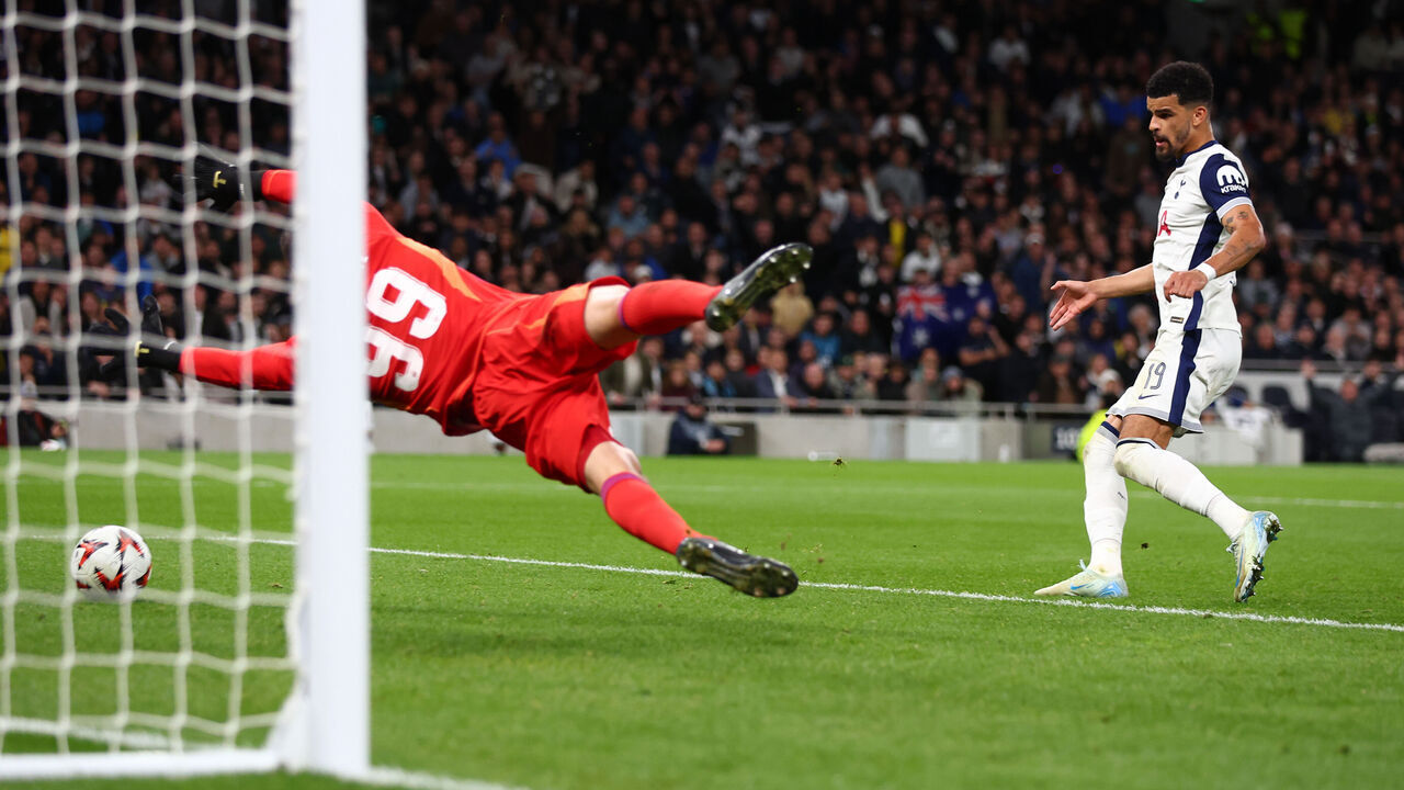 LONDON, ENGLAND - SEPTEMBER 26: Dominic Solanke of Tottenham Hotspur scores the third goal during the UEFA Europa League 2024/25 League Phase MD1 match between Tottenham Hotspur and Qarabag FK at Tottenham Hotspur Stadium on September 26, 2024 in London, England.