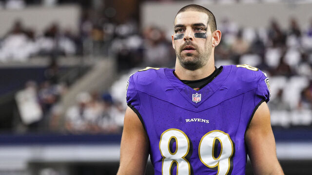 ARLINGTON, TX - SEPTEMBER 22: Mark Andrews #89 of the Baltimore Ravens warms up prior to an NFL football game against the Dallas Cowboys at AT&T Stadium on September 22, 2024 in Arlington, Texas.
