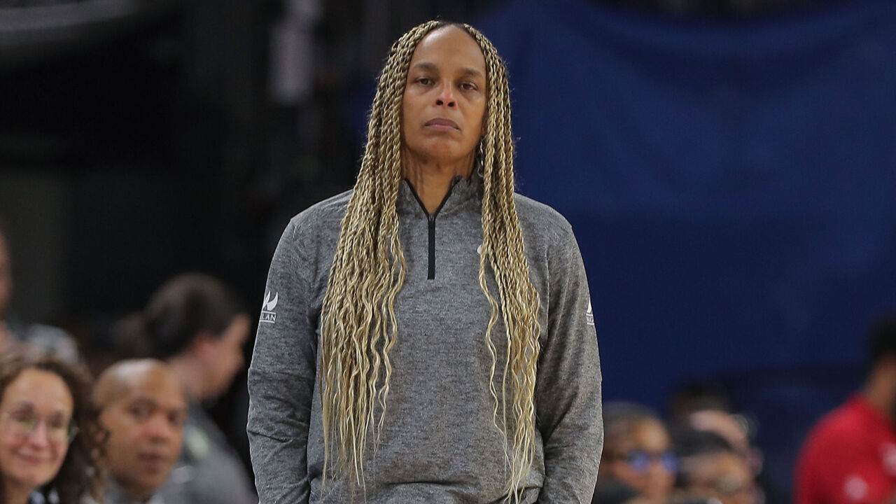 CHICAGO, IL - SEPTEMBER 11: Chicago Sky head coach Teresa Weatherspoon looks on during the second half of a WNBA game against the Washington Mystics on September, 11, 2024 at Wintrust Arena in Chicago, Illinois.