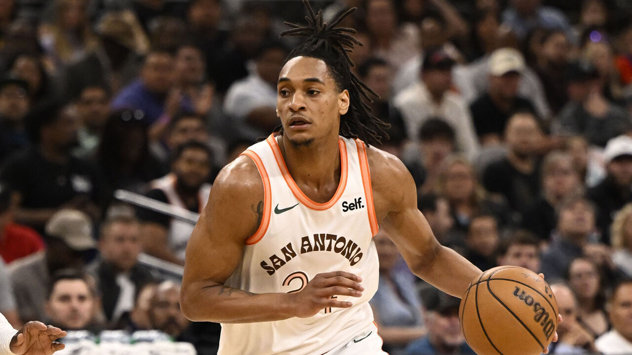 SAN ANTONIO, TX - MARCH 25: Devin Vassell #24 of the San Antonio Spurs dribbles the ball during the game against the Phoenix Suns on March 25, 2024 at the AT&T Center in San Antonio, Texas. Mandatory Copyright Notice: Copyright 2024 NBAE (Photos by David Dow/NBAE via Getty Images)