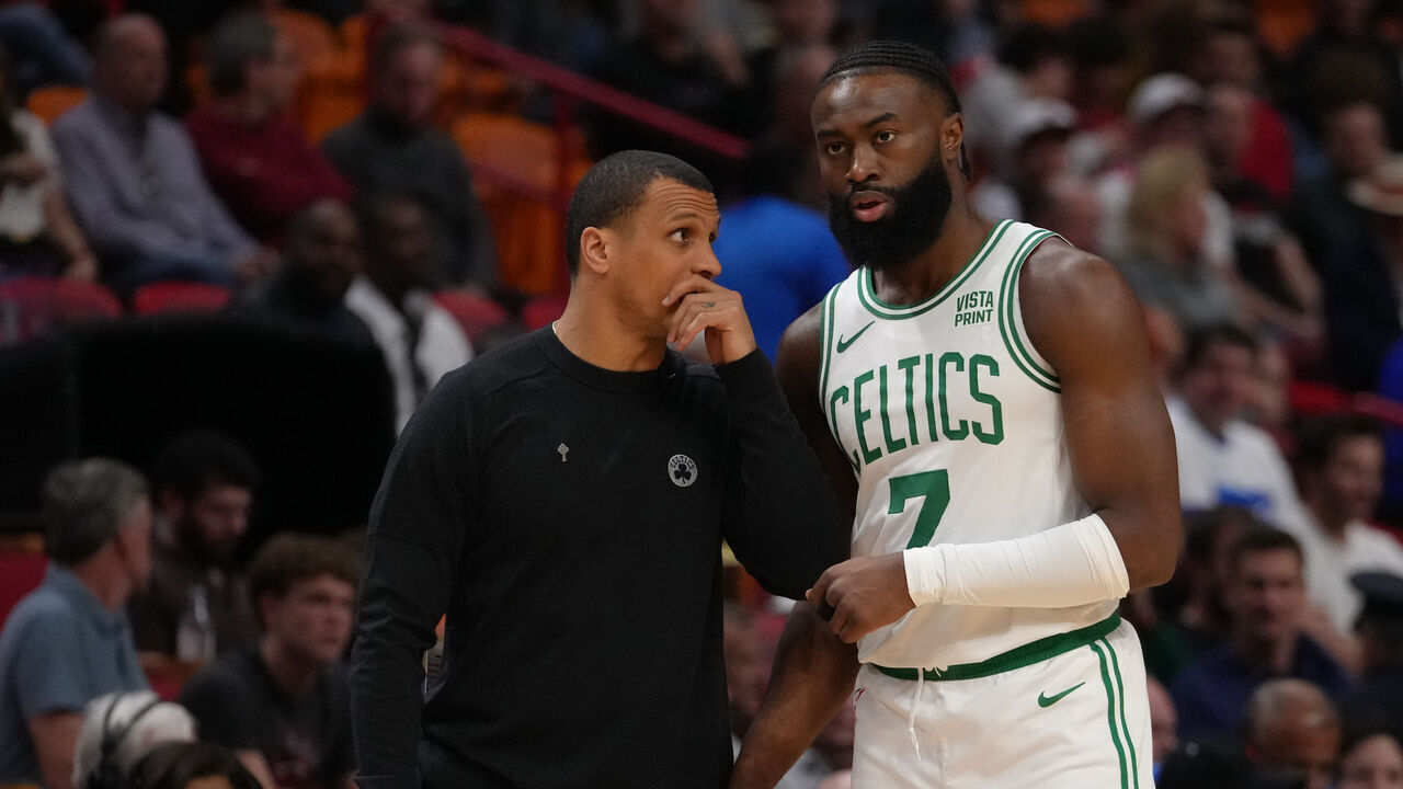MIAMI, FL - JANUARY 25: Head Coach Joe Mazzulla of the Boston Celtics talks to Jaylen Brown #7 of the Boston Celtics during the game against the Miami Heat on January 25, 2024 at Kaseya Center in Miami, Florida. Mandatory Copyright Notice: Copyright 2024 NBAE