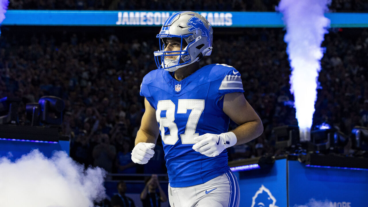 DETROIT, MICHIGAN - SEPTEMBER 15: Sam LaPorta #87 of the Detroit Lions runs onto the field before the game against the Tampa Bay Buccaneers at Ford Field on September 15, 2024 in Detroit, Michigan. The Buccaneers beat the Lions 20-16.
