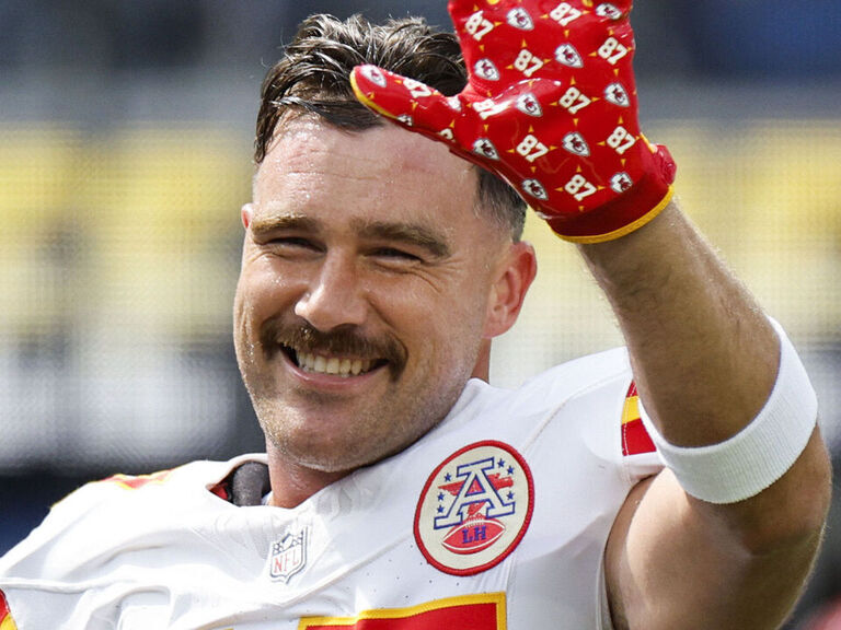 Kelce Becomes Chiefs All time Receptions Leader TheScore kelce-becomes-chiefs-all-time-receptions-leader-thescore