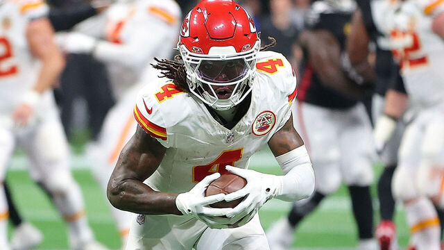 ATLANTA, GEORGIA - SEPTEMBER 22: Rashee Rice #4 of the Kansas City Chiefs runs against the Atlanta Falcons during the second quarter at Mercedes-Benz Stadium on September 22, 2024 in Atlanta, Georgia.