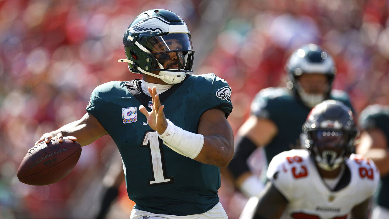 TAMPA, FLORIDA - SEPTEMBER 29: Jalen Hurts #1 of the Philadelphia Eagles looks to pass against the Tampa Bay Buccaneers during the second half at Raymond James Stadium on September 29, 2024 in Tampa, Florida.
