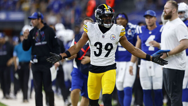 INDIANAPOLIS, IN - SEPTEMBER 29: Pittsburgh Steelers safety Minkah Fitzpatrick (39) reacts to the call during and NFL game between the Pittsburgh Steelers and the Indianapolis Colts on September 29, 2024 at Lucas Oil Stadium in Indianapolis, IN.