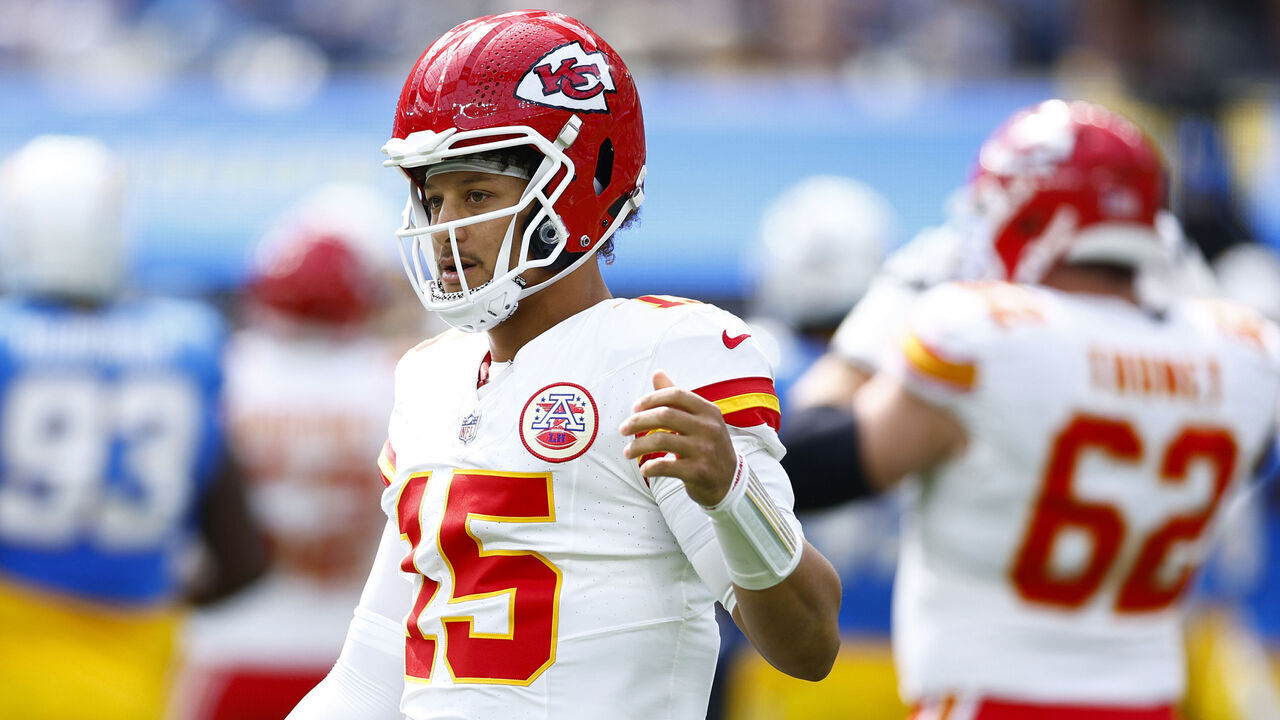 INGLEWOOD, CALIFORNIA - SEPTEMBER 29: Patrick Mahomes #15 of the Kansas City Chiefs reacts during the first half against the Los Angeles Chargers at SoFi Stadium on September 29, 2024 in Inglewood, California.