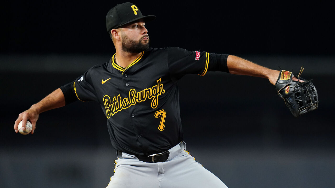 NEW YORK, NY - SEPTEMBER 27: Isiah Kiner-Falefa #7 of the Pittsburgh Pirates throws to first in the seventh inning during the game between the Pittsburgh Pirates and the New York Yankees at Yankee Stadium on Friday, September 27, 2024 in New York, New York.