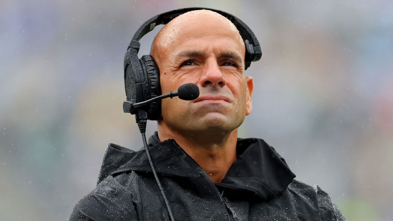 EAST RUTHERFORD, NEW JERSEY - SEPTEMBER 29: Head coach Robert Saleh of the New York Jets looks on against the Denver Broncos during the first half at MetLife Stadium on September 29, 2024 in East Rutherford, New Jersey.