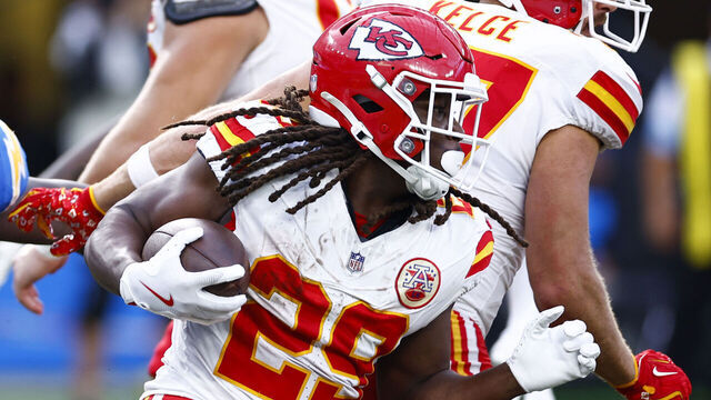 INGLEWOOD, CALIFORNIA - SEPTEMBER 29: Kareem Hunt #29 of the Kansas City Chiefs runs the ball during the second half against the Los Angeles Chargers at SoFi Stadium on September 29, 2024 in Inglewood, California.