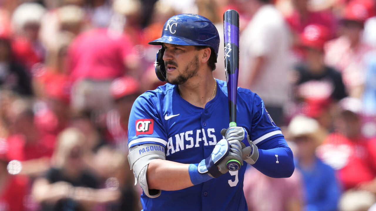 CINCINNATI, OH - AUGUST 18: Vinnie Pasquantino #9 of the Kansas City Royals bats during the game between the Kansas City Royals and the Cincinnati Reds at Great American Ball Park on Sunday, August 18, 2024 in Cincinnati, Ohio.