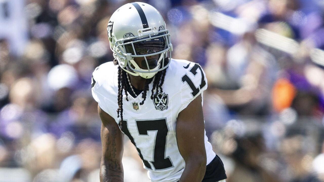 BALTIMORE, MARYLAND - SEPTEMBER 15: Davante Adams #17 of the Las Vegas Raiders lines up during an NFL football game between the Baltimore Ravens and the Las Vegas Raiders at M&T Bank Stadium on September 15, 2024 in Baltimore, Maryland.
