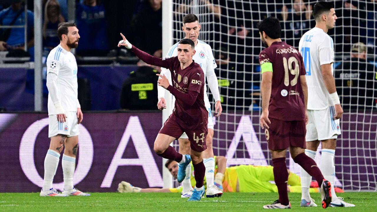 BRATISLAVA, SLOVAKIA - OCTOBER 01: Phil Foden of Manchester City celebrates scoring his team's second goal during the UEFA Champions League 2024/25 League Phase MD2 match between SK Slovan Bratislava and Manchester City at Tehelne Pole on October 01, 2024 in Bratislava, Slovakia.