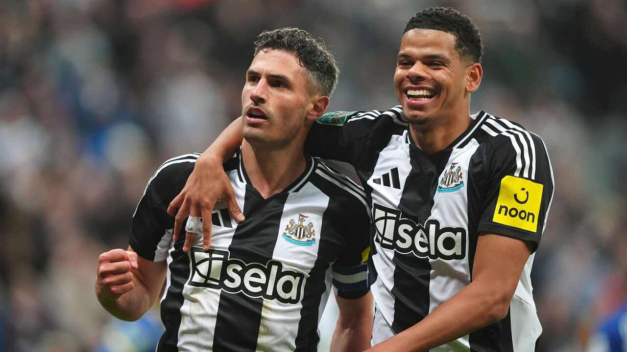 Newcastle United's Fabian Schar celebrates scoring their side's first goal of the game from a penalty during the Carabao Cup third round match at St James' Park, Newcastle. Picture date: Tuesday October 1, 2024.