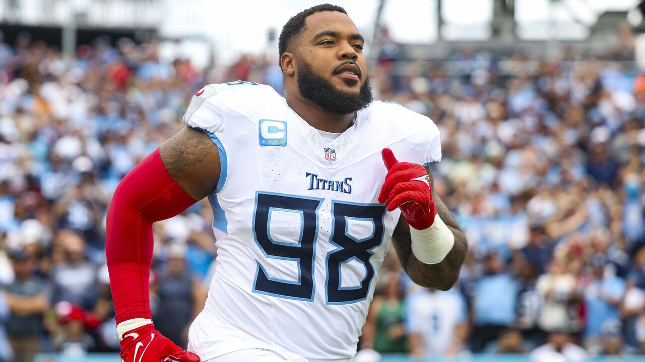 NASHVILLE, TN - SEPTEMBER 15: Jeffery Simmons #98 of the Tennessee Titans runs out of the tunnel prior to an NFL football game against the New York Jets at Nissan Stadium on September 15, 2024 in Nashville, TN.
