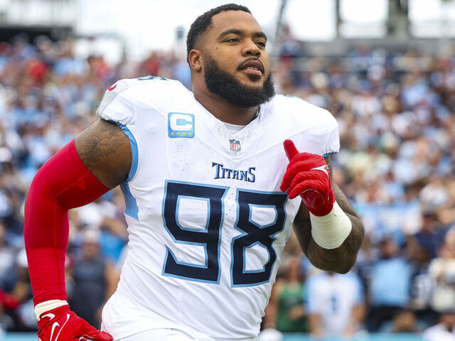 Titans' Simmons dealing with Tommy John ligament injury | theScore.com