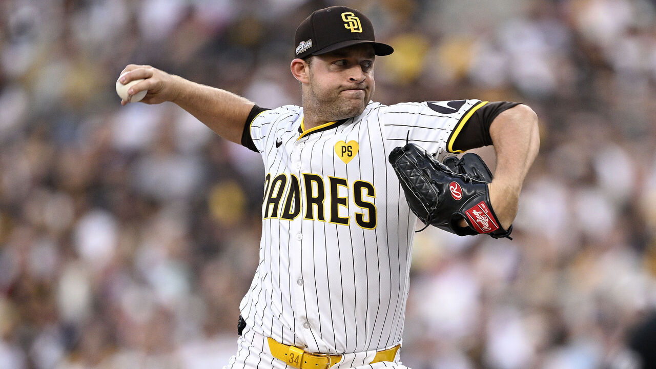 SAN DIEGO, CALIFORNIA - OCTOBER 01: Michael King #34 of the San Diego Padres throws a pitch against the Atlanta Braves during the second inning in Game One of the Wild Card Series at Petco Park on October 01, 2024 in San Diego, California.