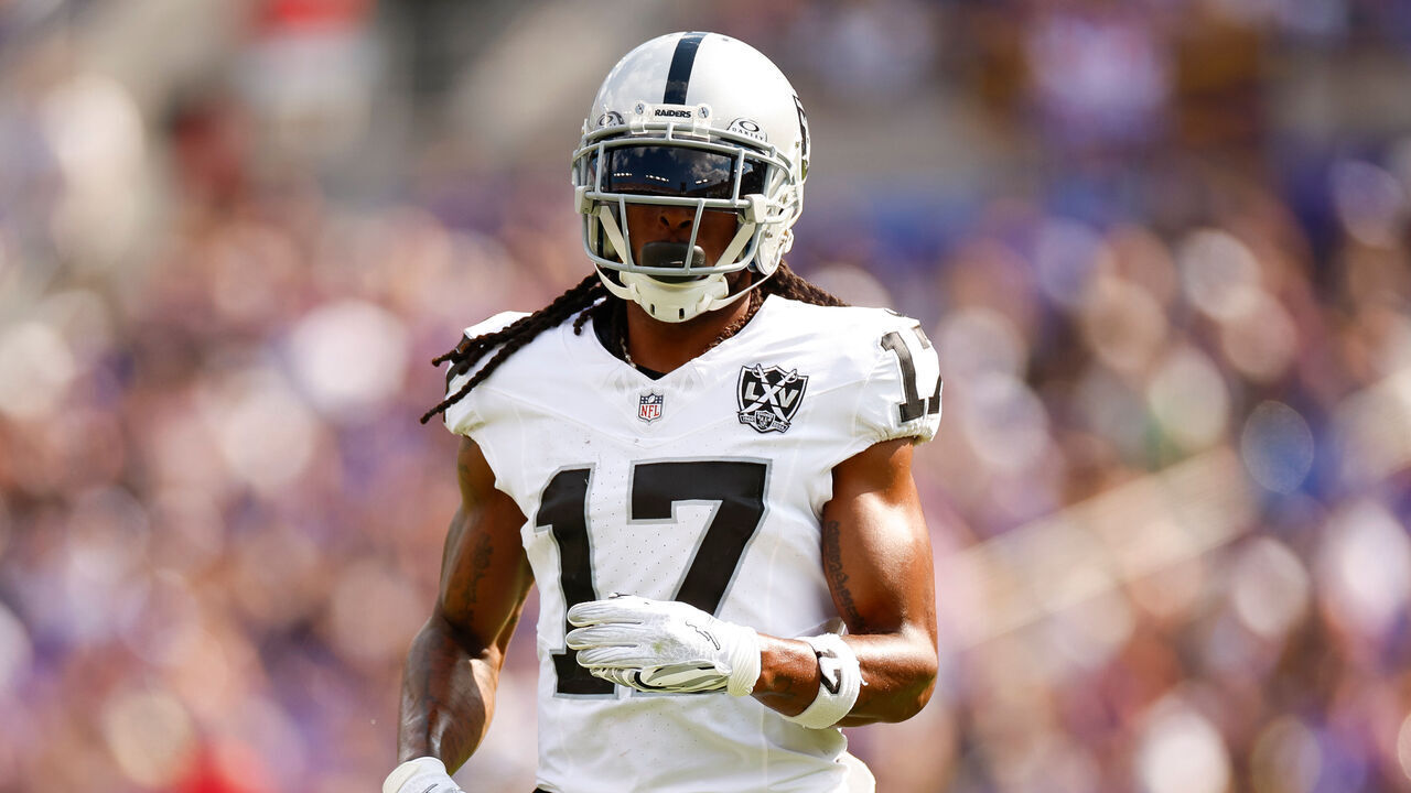 BALTIMORE, MARYLAND - SEPTEMBER 15: Davante Adams #17 of the Las Vegas Raiders lines up out wide during the second half against the Baltimore Ravens at M&T Bank Stadium on September 15, 2024 in Baltimore, Maryland.