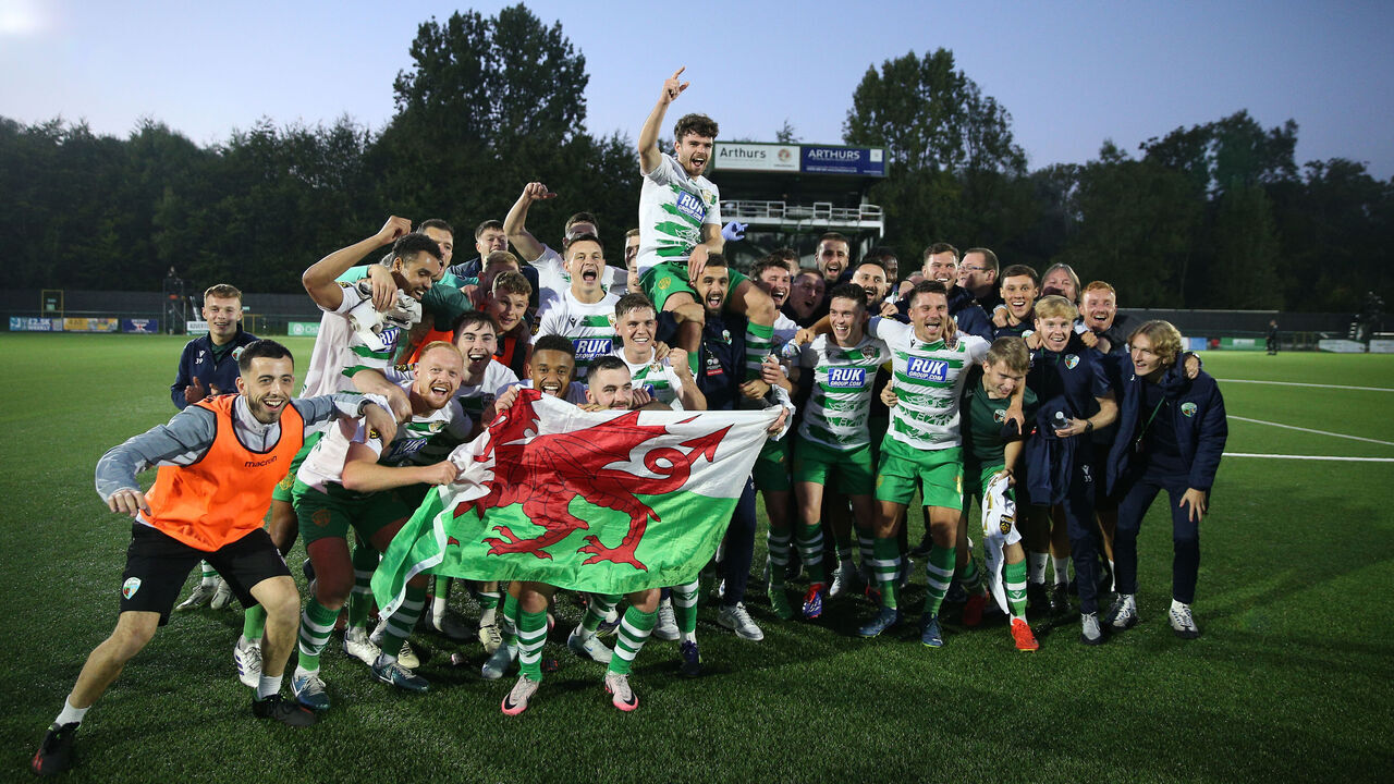 The New Saints players celebrate victory after the UEFA Conference League play-off round, second leg match at Park Hall Stadium, Oswestry. Picture date: Thursday August 29, 2024.