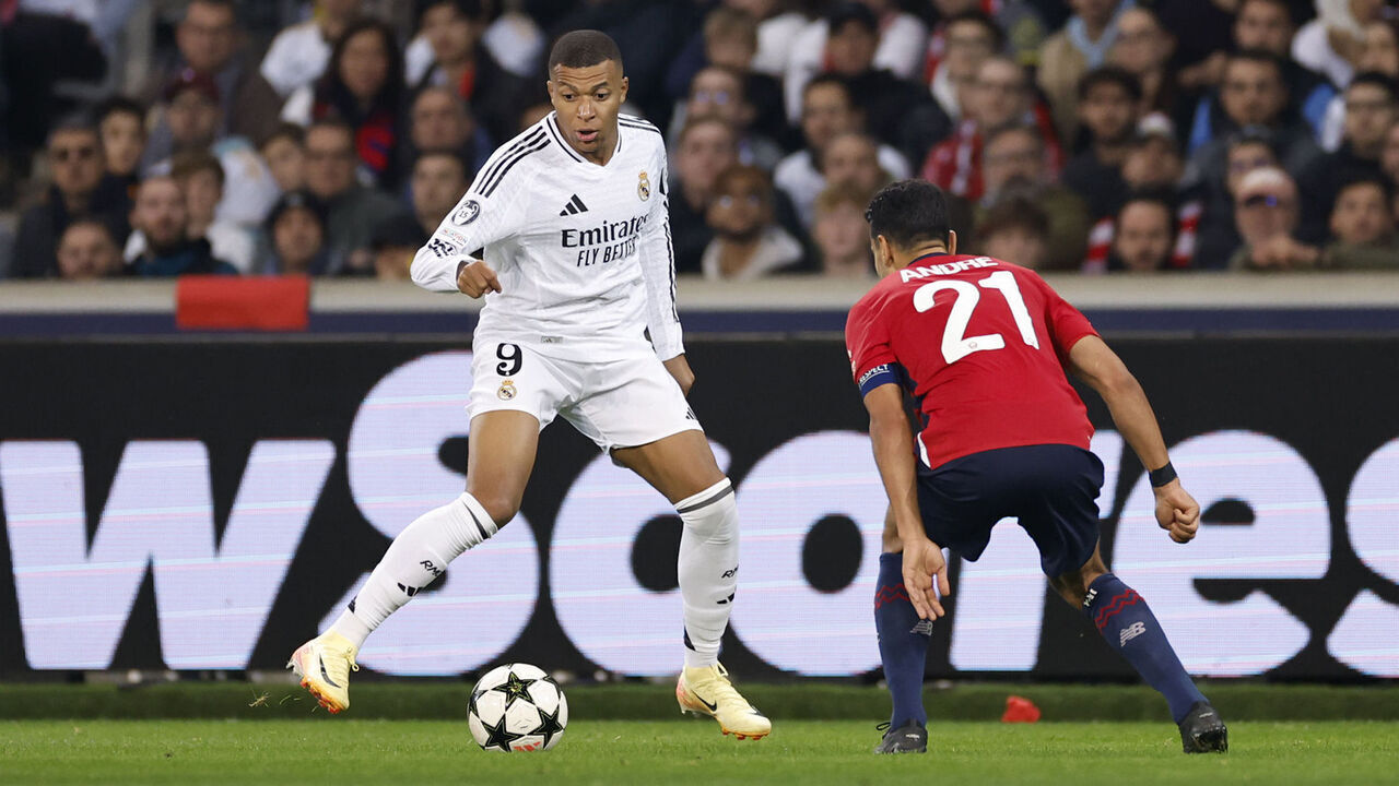 LILLE, FRANCE - OCTOBER 02: Kylian Mbappé, player of Real Madrid, in action during the UEFA Champions League 2024/25 League Phase MD2 match between LOSC Lille and Real Madrid C.F. at Stade Pierre Mauroy on October 02, 2024 in Lille, France.