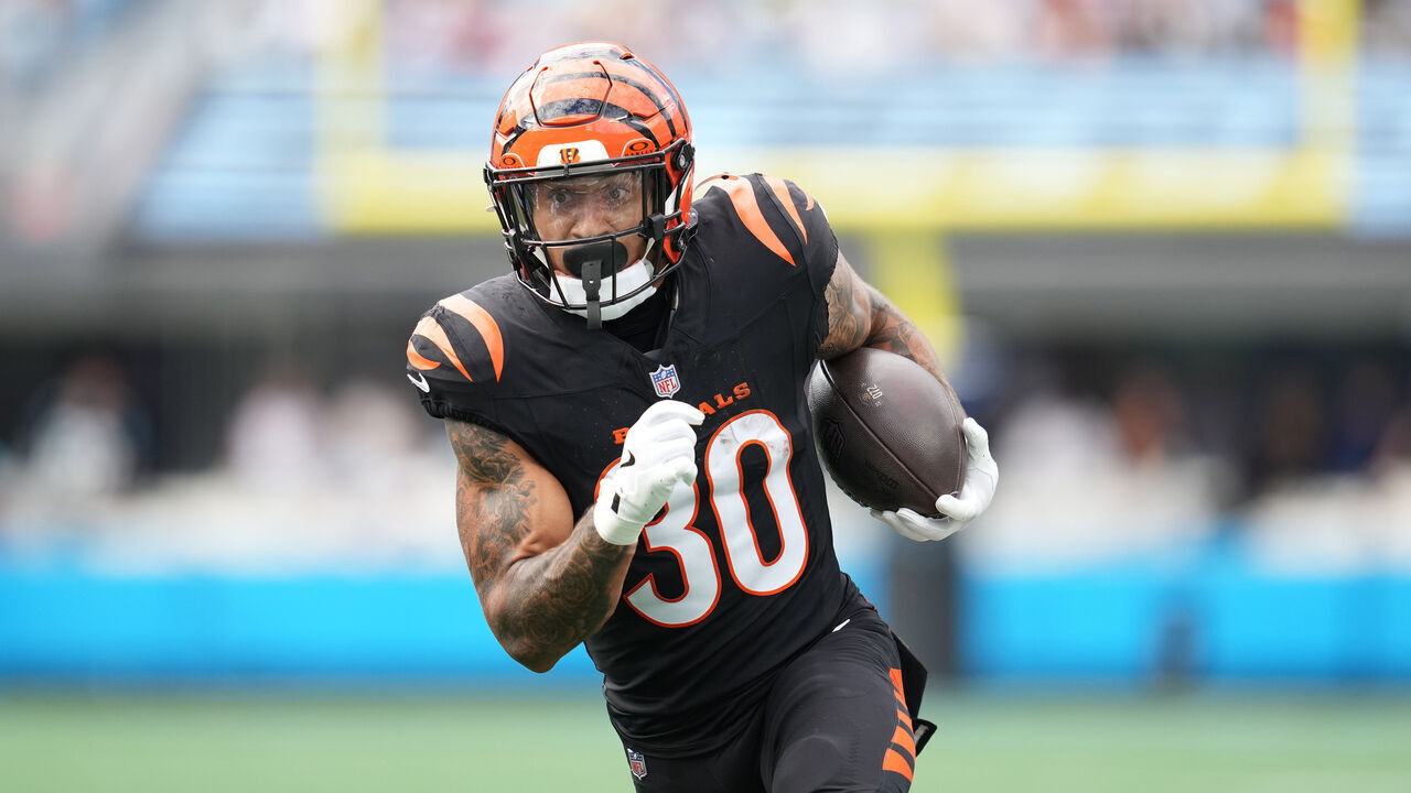 CHARLOTTE, NORTH CAROLINA - SEPTEMBER 29: Chase Brown #30 of the Cincinnati Bengalsruns the ball against the Carolina Panthers during the game at Bank of America Stadium on September 29, 2024 in Charlotte, North Carolina.