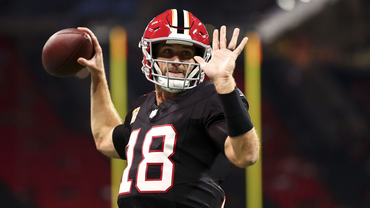 ATLANTA, GEORGIA - OCTOBER 3: Kirk Cousins #18 of the Atlanta Falcons warms up prior to an NFL football game against the Tampa Bay Buccaneers at Mercedes-Benz Stadium on October 3, 2024 in Atlanta, Georgia.