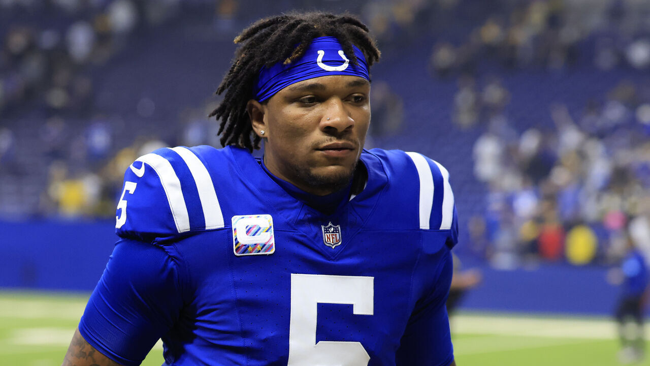 INDIANAPOLIS, INDIANA - SEPTEMBER 29: Anthony Richardson #5 of the Indianapolis Colts walks off the field after the game against the Pittsburgh Steelers at Lucas Oil Stadium on September 29, 2024 in Indianapolis, Indiana.