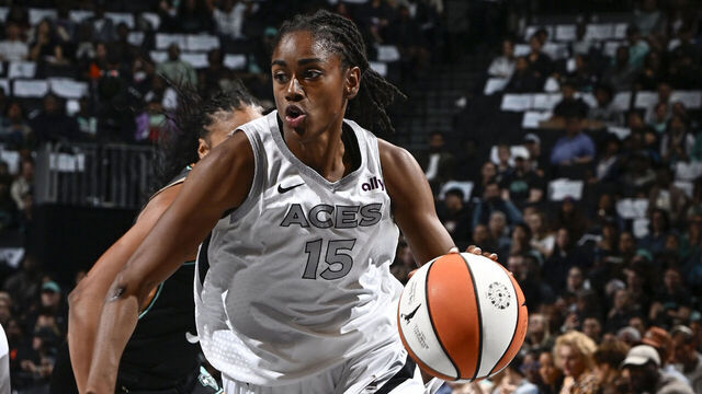 BROOKLYN, NY - SEPTEMBER 29: Tiffany Hayes #15 of the Las Vegas Aces drives to the basket during the game against the New York Liberty during Round Two Game One of the 2024 WNBA Playoffs on September 29, 2024 in Brooklyn, New York. Mandatory Copyright Notice: Copyright 2024 NBAE