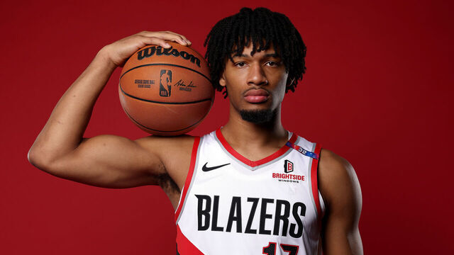 PORTLAND, OREGON - SEPTEMBER 30: Shaedon Sharpe #17 of the Portland Trail Blazers poses for a portrait during Blazers Media Day at Veterans Memorial Coliseum on September 30, 2024 in Portland, Oregon. NOTE TO USER: User expressly acknowledges and agrees that, by downloading and/or using this photograph, user is consenting to the terms and conditions of the Getty Images License Agreement.