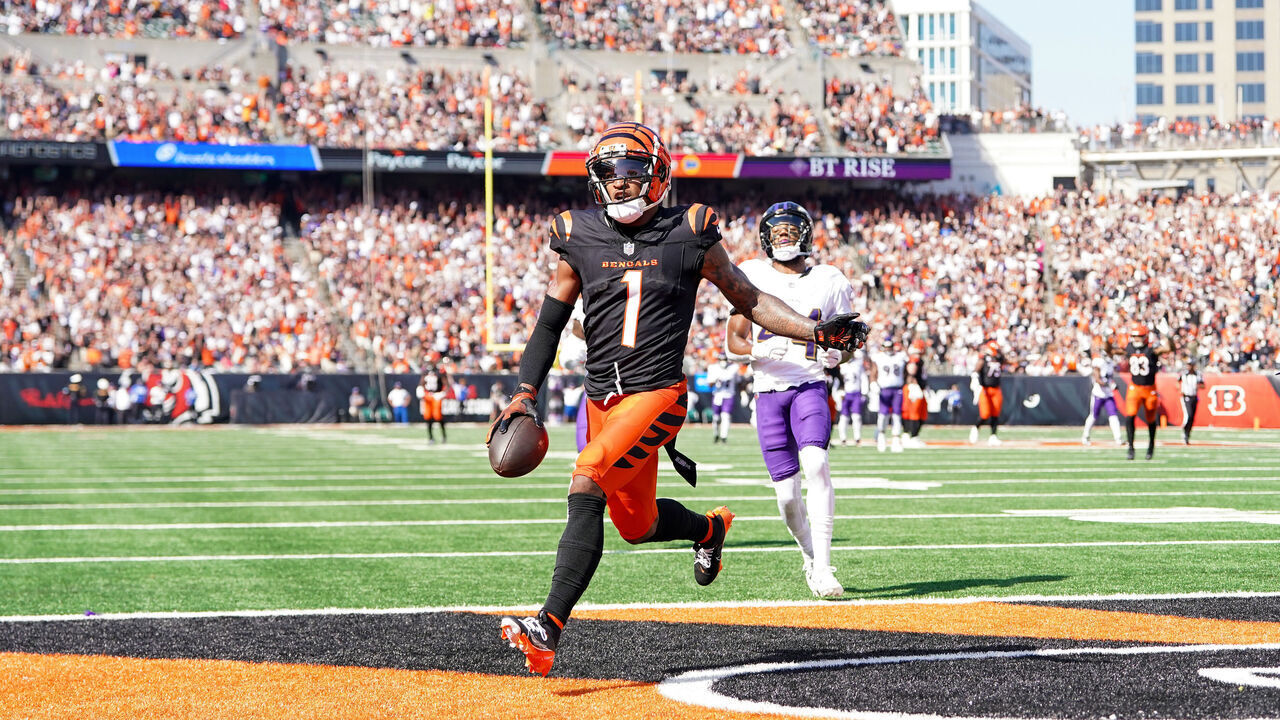 CINCINNATI, OHIO - OCTOBER 06: Ja'Marr Chase #1 of the Cincinnati Bengals celebrates a touchdown against the Baltimore Ravens during the second quarter at Paycor Stadium on October 06, 2024 in Cincinnati, Ohio.