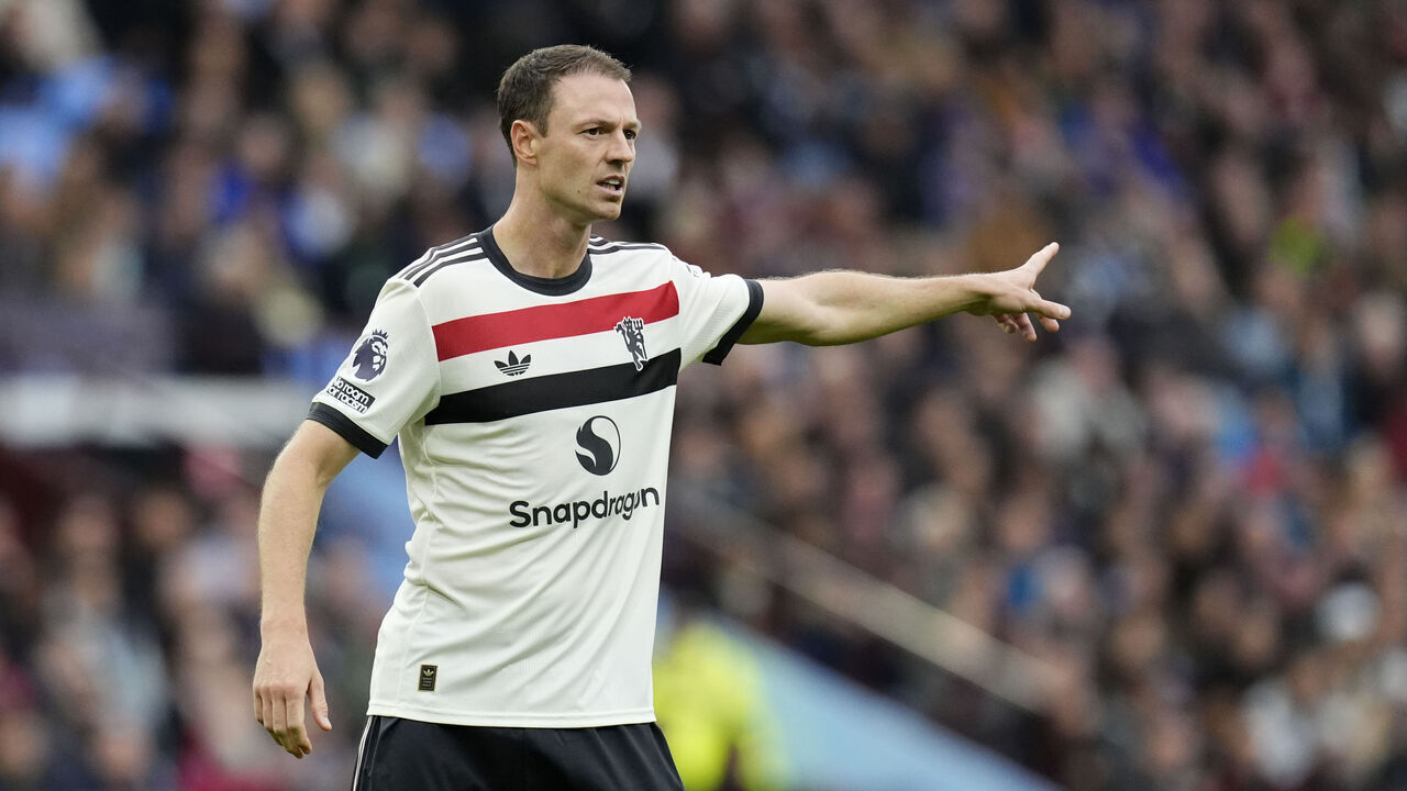 Manchester United's Jonny Evans during the Premier League match at Villa Park, Birmingham. Picture date: Sunday October 6, 2024. PA Photo. See PA story SOCCER Villa. Photo credit should read: Nick Potts/PA Wire.
