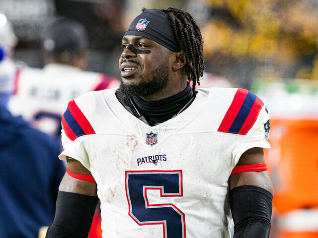 PITTSBURGH, PA - DECEMBER 07: New England Patriots safety Jabrill Peppers (5) looks on during the regular season NFL football game between the New England Patriots and Pittsburgh Steelers on December 07, 2023 at Acrisure Stadium in Pittsburgh, PA.