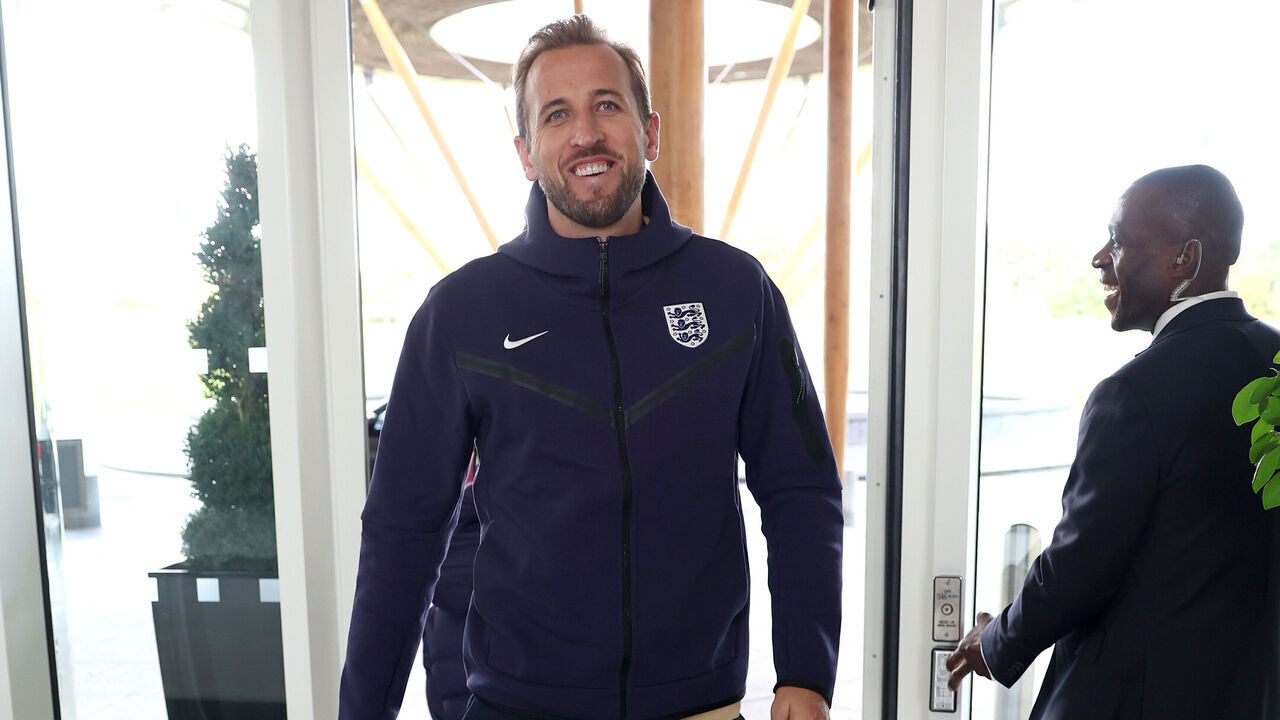 BURTON UPON TRENT, ENGLAND - OCTOBER 07: Harry Kane of England arrives at St George's Park on October 07, 2024 in Burton upon Trent, England.
