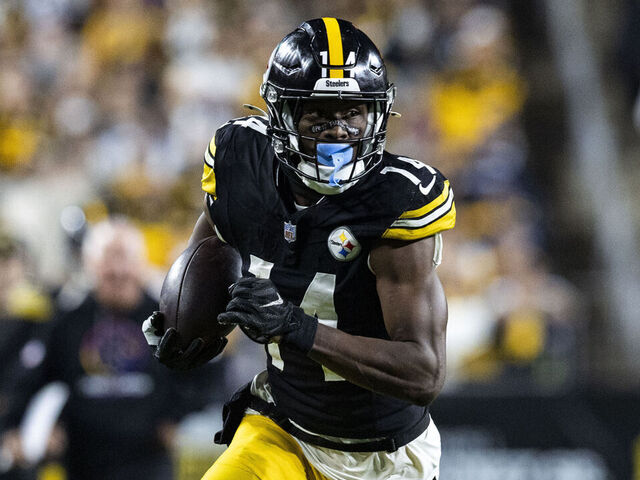 PITTSBURGH, PENNSYLVANIA - OCTOBER 7: George Pickens #14 of the Pittsburgh Steelers runs the ball during the fourth quarter against the Dallas Cowboys at Acrisure Stadium on October 7, 2024 in Pittsburgh, Pennsylvania. The Cowboys beat the Steelers 20-17.